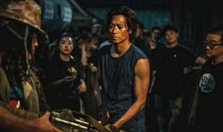 釜山行2:半岛在线播放,半岛在线播放：末世求生之旅，人性挣扎与生存抉择